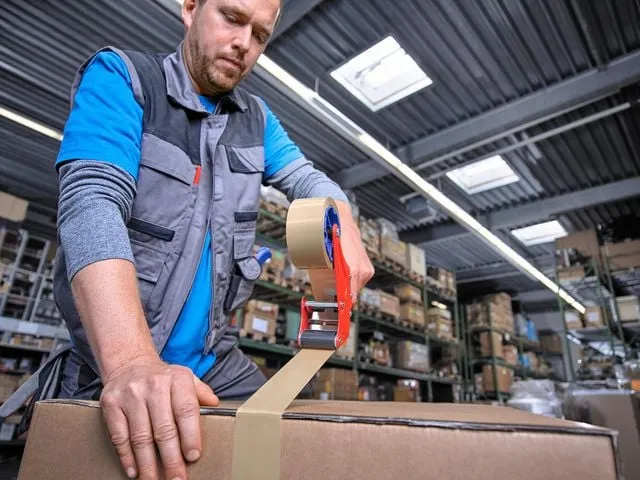 Lägg i varukorgen Packtejp TESA Ultra Strong Brun, PVC/naturgummi, tystavrullad, 50mm x 66m